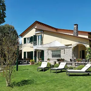 Augustus & Hotel
